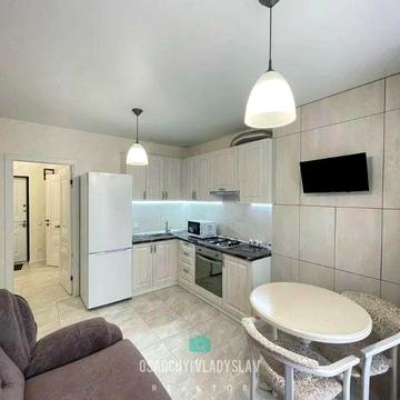 Оренда 2 кімнатної квартири ЖК Рівер Парк