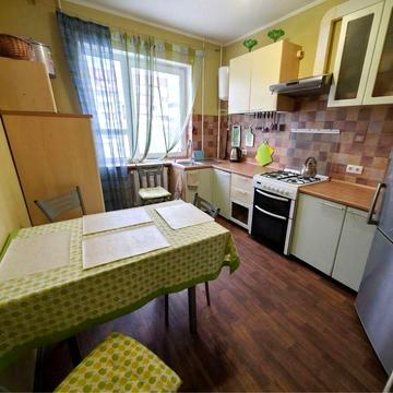 Продажа 3к квартиры на Победе-6. Новогодняя