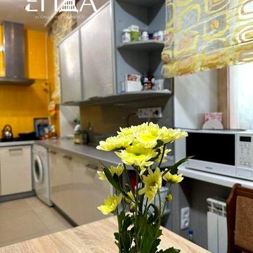 Центр. 4- окремі кімнати та кухня студія .112 м2 + власний дворик