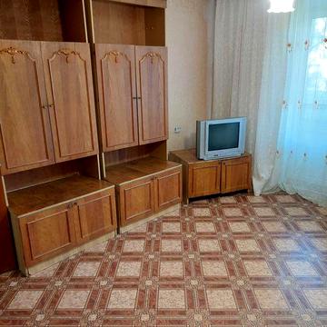 Сдаю однокомнатную квартиру в Октябрьском.