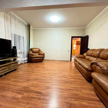 Оренда 3 кім квартири з меблями та технікою, центр міста, поряд парк та річка