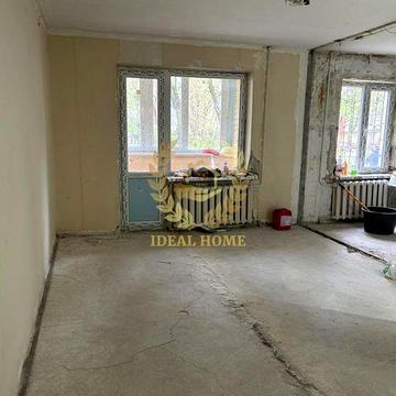 Продається однушка на Воскресенці в Дарницькому районі