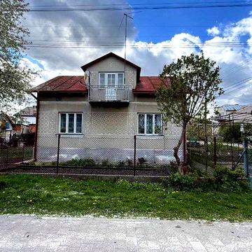 Продаж будинку з ремонтом, 98.9м2, діл 6сот, вул. Мирна Винники Львів