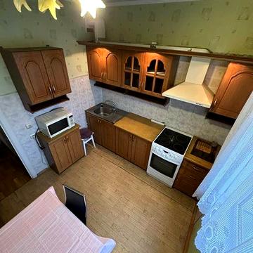 Оренда 2к квартири на Анни Ахматової 16в