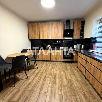 доглянутий будинок у центрі міста Сторожинець