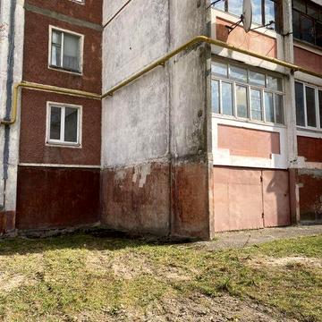 Продам квартиру на Малікова під житло/бізнес