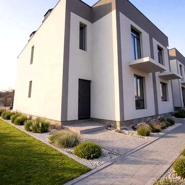 Готовий до ремонту боковий таунхаус 135м², велике подвір‵я, всі міські комунікаці