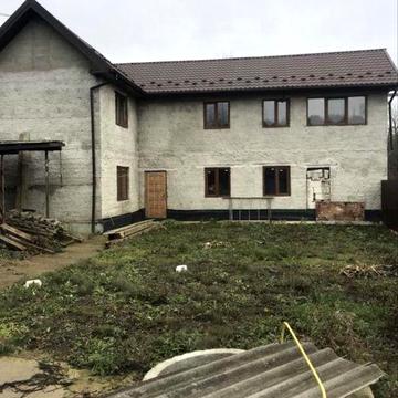 Продається будинок на Роші.