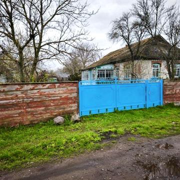 Будинок в мальовничому куточку села Губник