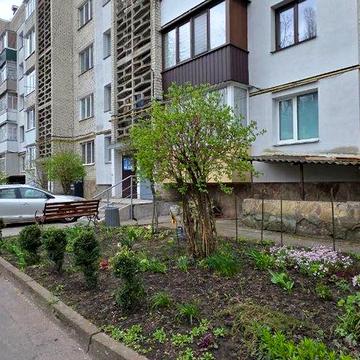 Продаж трикімнатної квартири на Ближньому Замості