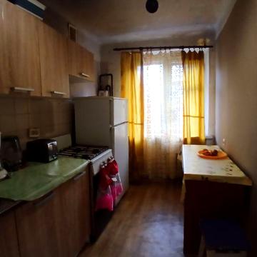 Оренда  2 кімнатної квартири.Можна з дитиною. Центр.Вільно.