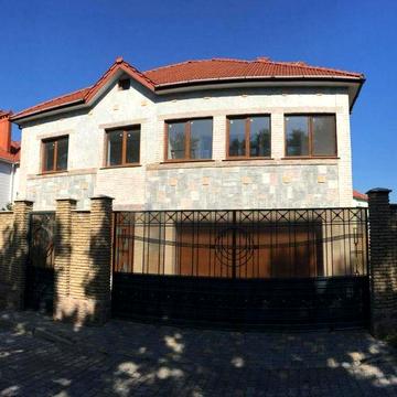 Продажа дома в Совиньоне, 408м², 10 сот