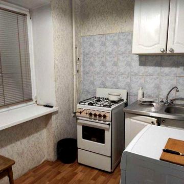 Продам 1к квартиру біля КПІ ст. метро Політехнічний інститут.