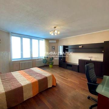 Продажа 4-х к. на Драгоманова,6-а