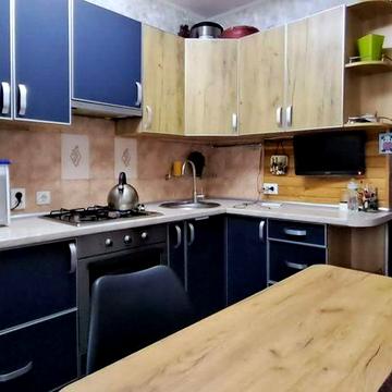 Продам 2-кім квартиру з меблями і технікою