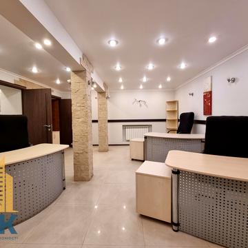 Велика Житомирська вул., 15б