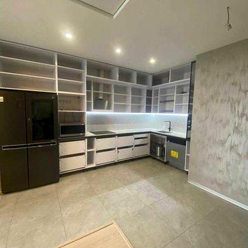 ЖК Чотири сезони. Відмінна трех кімнатна квартира в чудовому районі! 2 сек. ЖК Чотири сезони