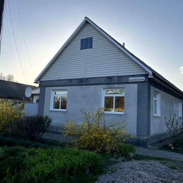 Будинок у м. Чигирин + гараж на 2 авто