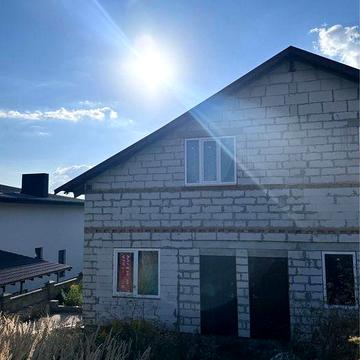 Продаж котеджу в чудовому районі Червоних Гір