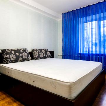 Русанівський бульв., 3