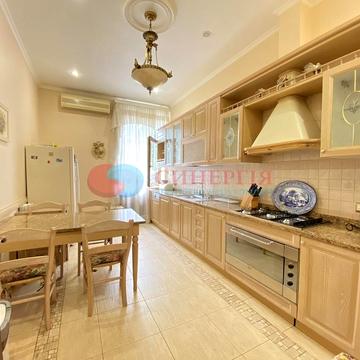 Євгена Чикаленка вул. (Пушкінська), 32-Б