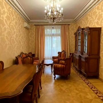 Заньковецької вул., 8