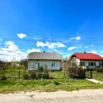 Продається житловий будинок в с.Конюхів
