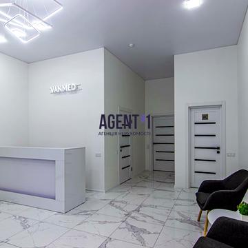 Олександра Олеся вул., 8/17