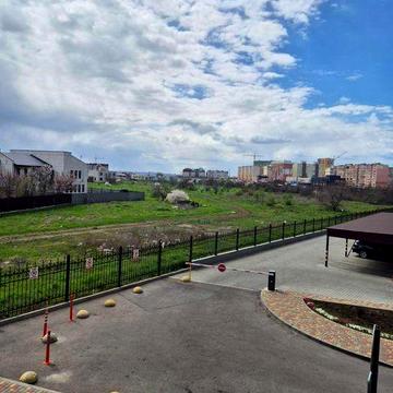 Продам 1 комнатную квартиру на Сахарова  - 2 этаж   - Кадор