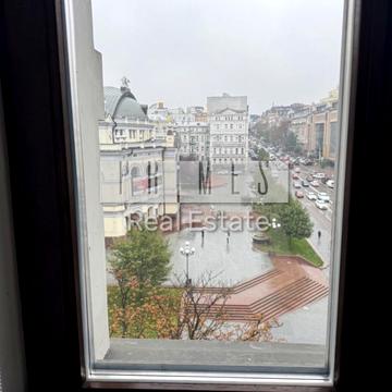 Богдана Хмельницького вул., 47