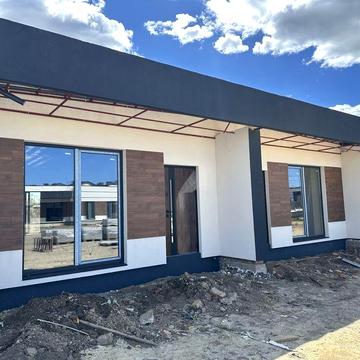 Продаж котеджу з Ремонтними роботами !