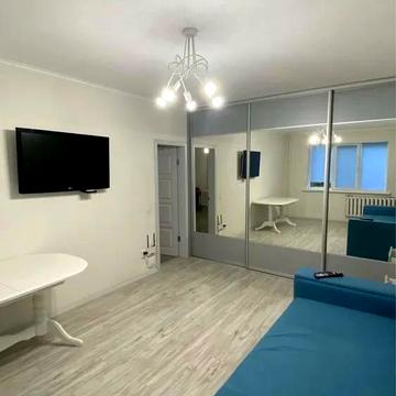 Академіка Кіпріанова вул., 4