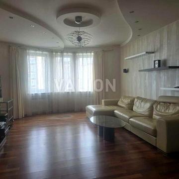 Оренда 4х кімнатної квартири. Вул. Миколи Бажана 16