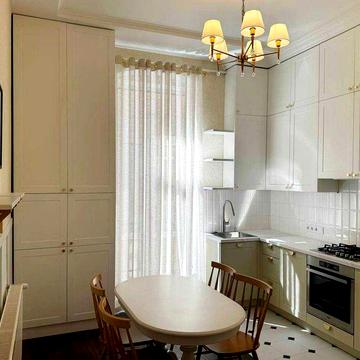 Продаж квартири з дизайнерським ремонтом на площі Філармонії