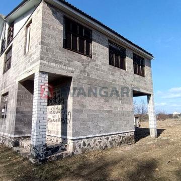 ТЕРМІНОВО продам 2-поверховий будинок з гаражем
