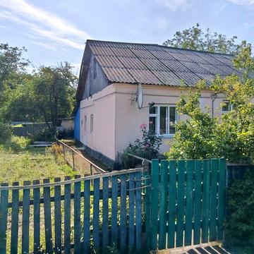 Продам пів будинку