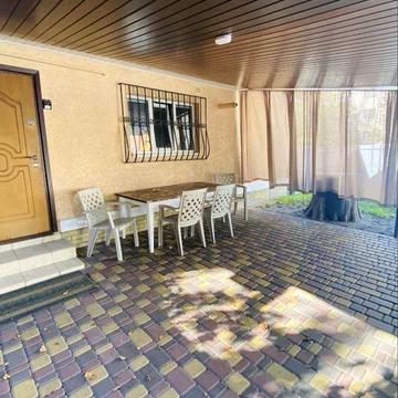 Здається частина будинку в центрі міста