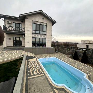 Продаю шикарный 2 этажный 5 комнатный Дом - Малая Корениха - Престиж Район - Река- Басейн !!