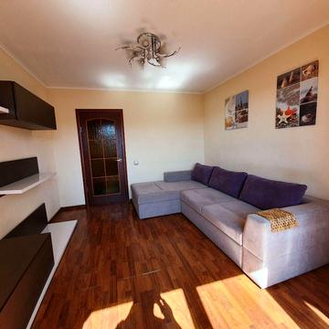 Червоної Калини просп. (Володимира Маяковського), 81