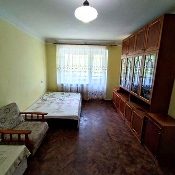 1-кімнатна квартира, вул. Небесної Сотні, Формаркет