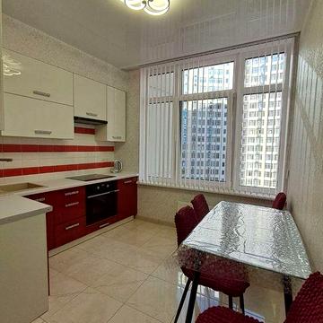 Срочно сдам 2 ком. квартиру в 43 Жемчужине, ул. Каманина 16А. Аркадия