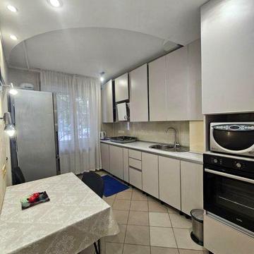 Сдам 4-комнатную квартиру. Киевский район. улица Семьи Глодан.