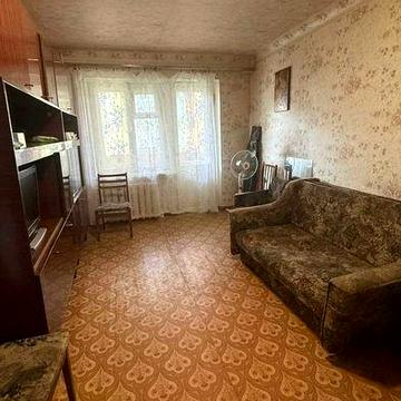 2-кімнатна квартира на Подолі. Середній поверх. Євідновлення!