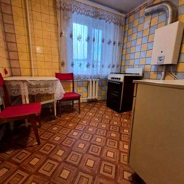 Продам 2 кімн. квартиру в ЦЕНТРі , р-н ринку. 4/5 цегл. 38500