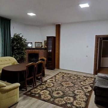 Продається квартира  площею 112 м. кв