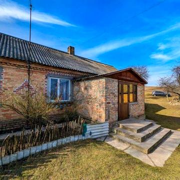 Терміновий продаж цегляної дачі біля Рівного