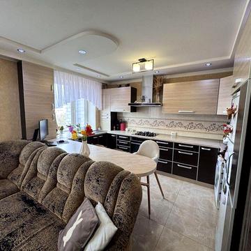 Продаж 3-х  квартира студія центр вул. Киівська