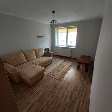 Здам 1 км в центрі вулиця Володимира Великого