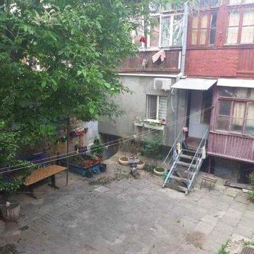 Продам 2-кімнатну квартиру на Слободці!