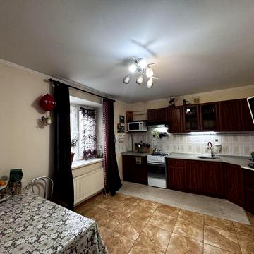 Продаж 2-к кв, 90м2